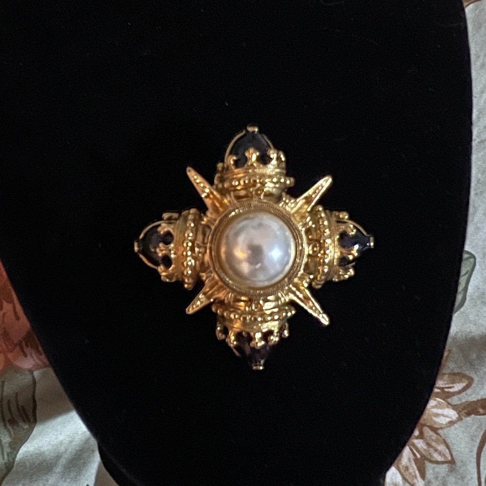 Vintage Gold and Pearl Brooch